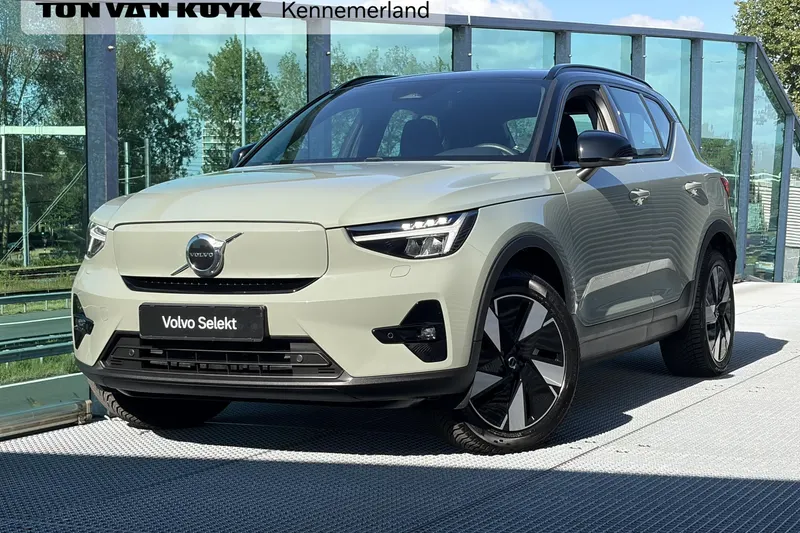 Volvo XC40 (2024)