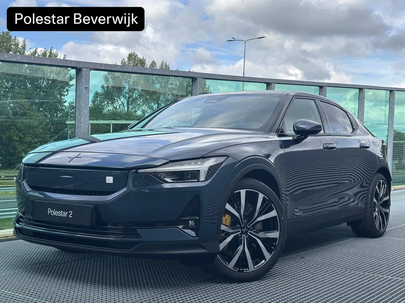 Polestar 2 (2020) — foto 1