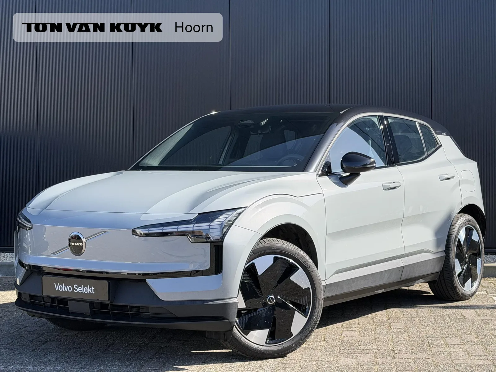 Volvo EX30 (2024) — foto 1
