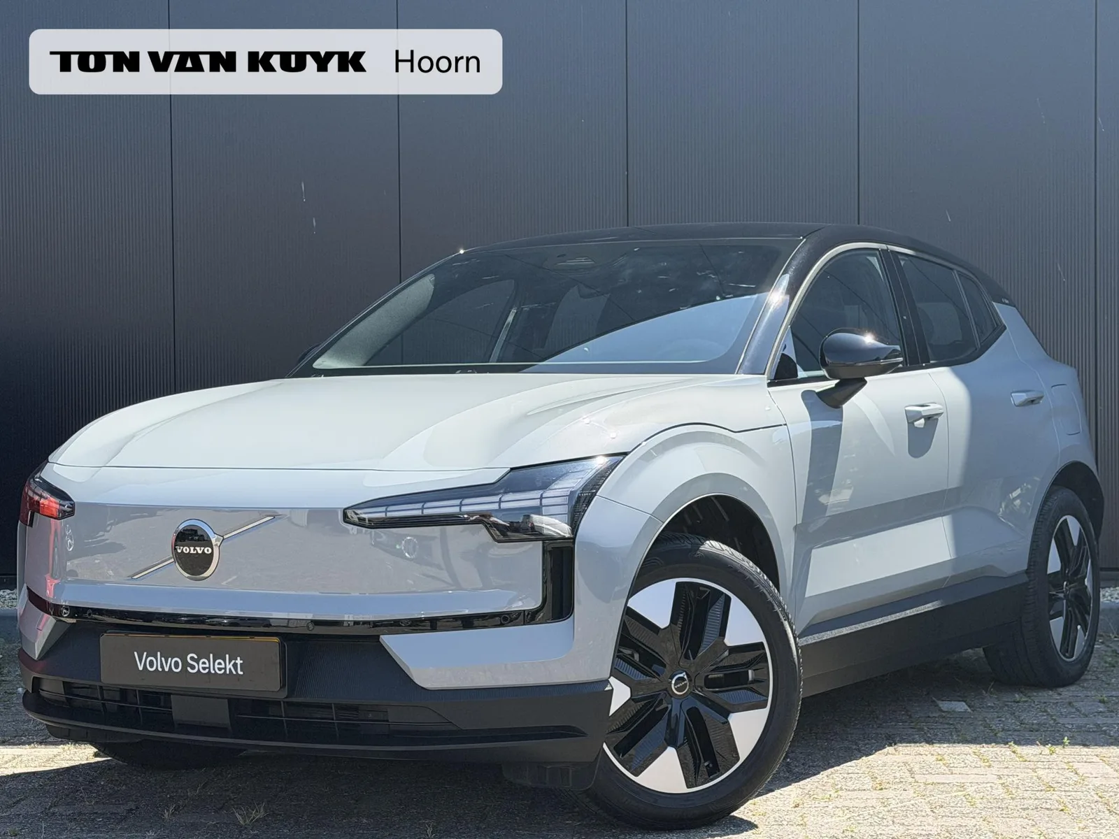 Volvo EX30 (2024) — foto 1