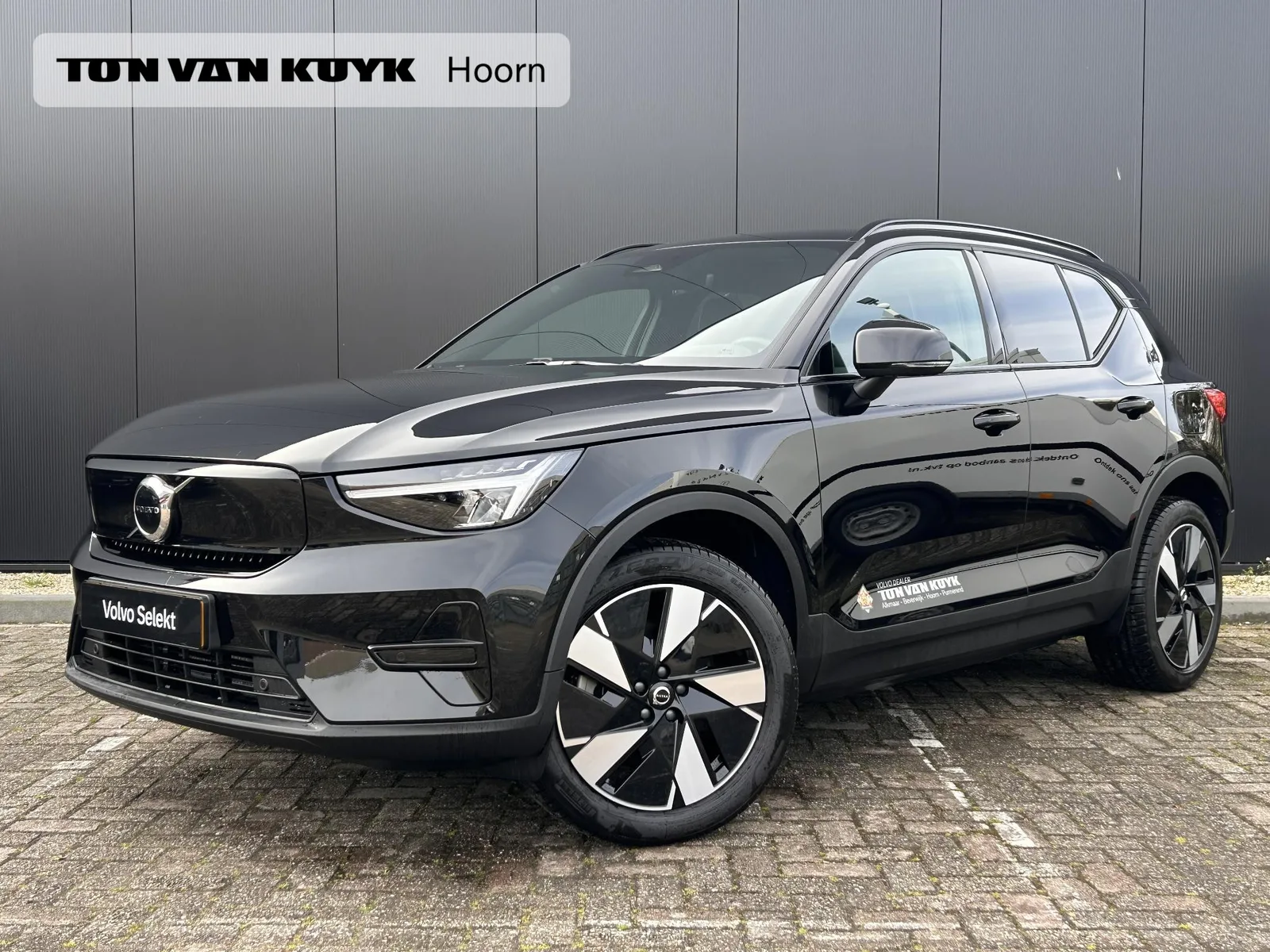 Volvo EX40 (2026) — foto 1