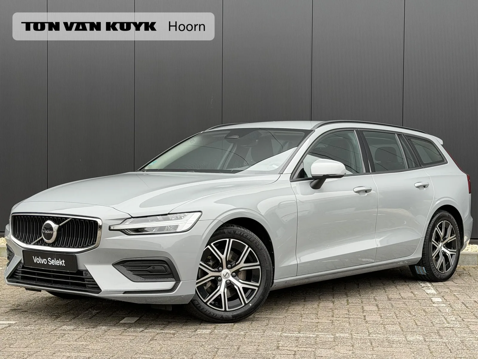 Volvo V60 (2024) — foto 1