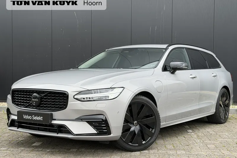 Volvo V90 (2024)