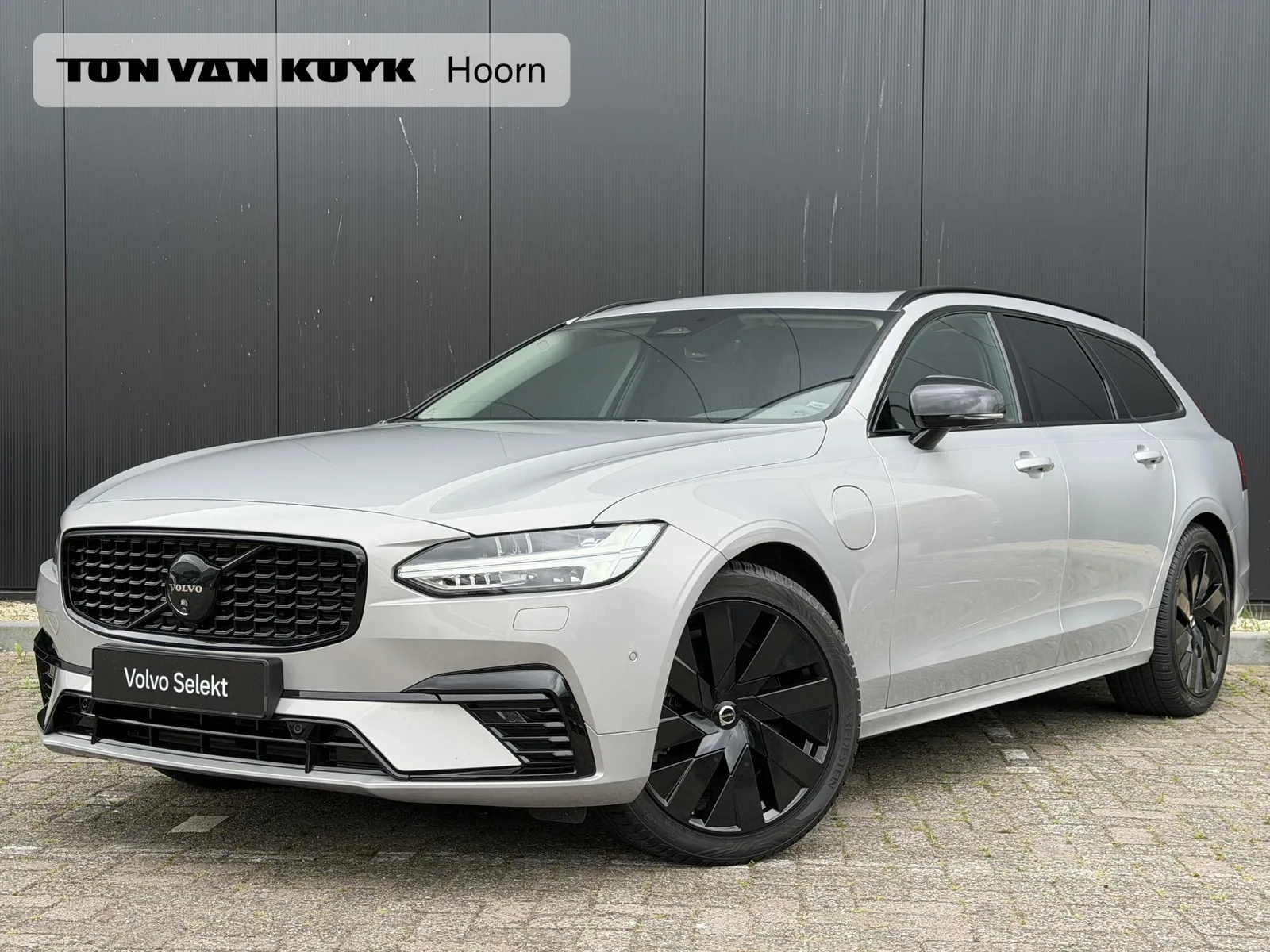 Volvo V90 (2024) — foto 1