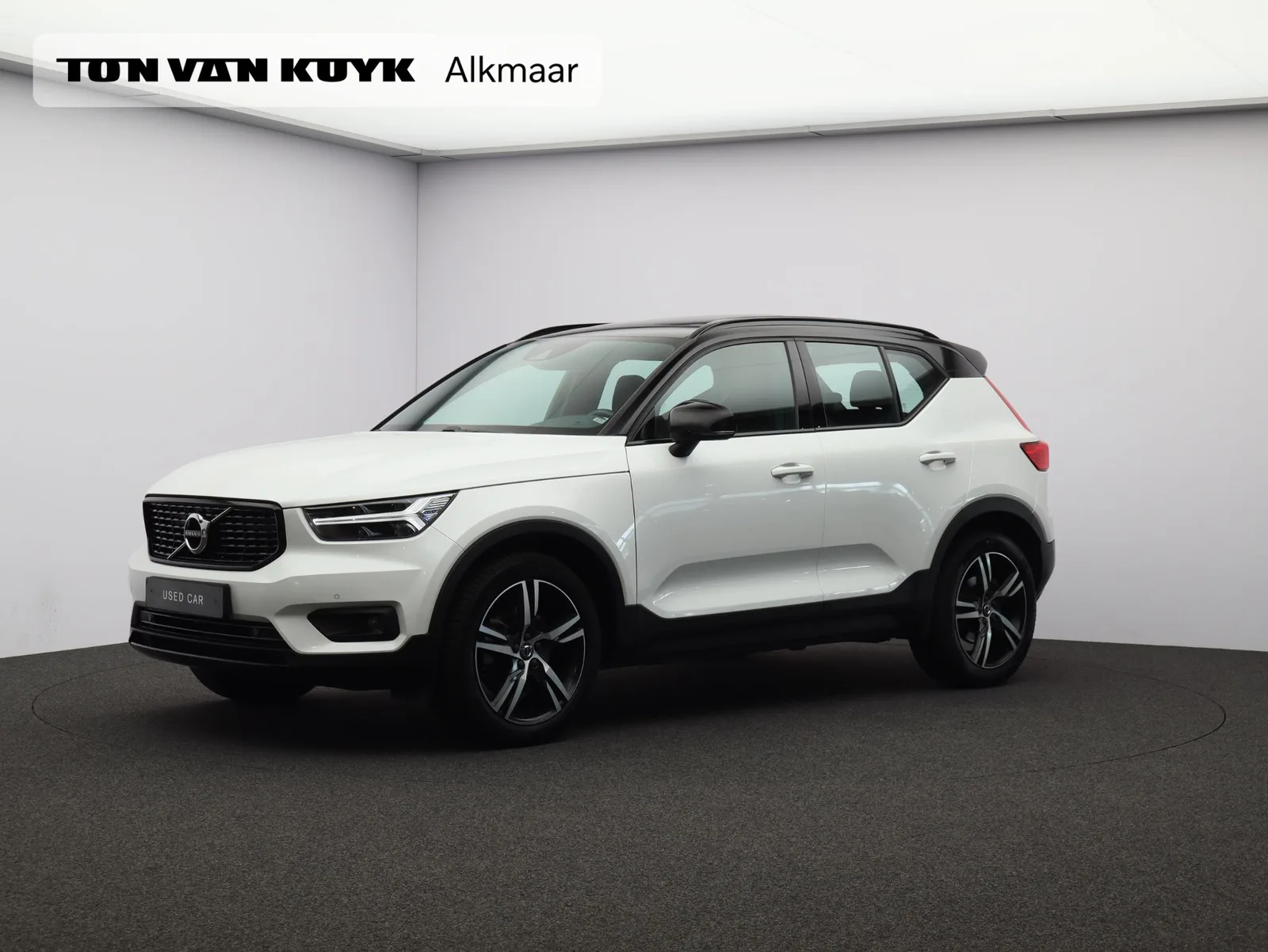 Volvo XC40 (2019) — foto 1