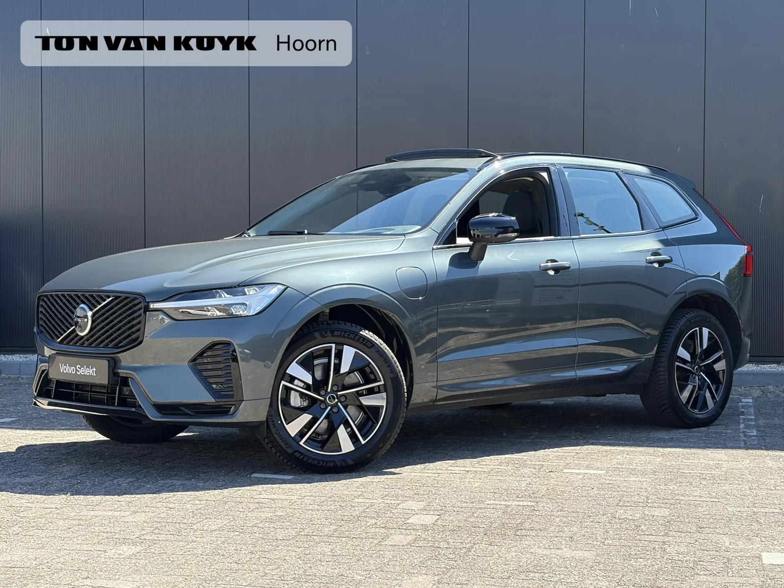 Volvo XC60 (2025) — foto 1