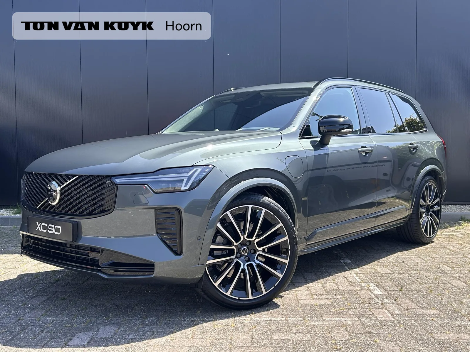 Volvo XC90 (2027) — foto 1