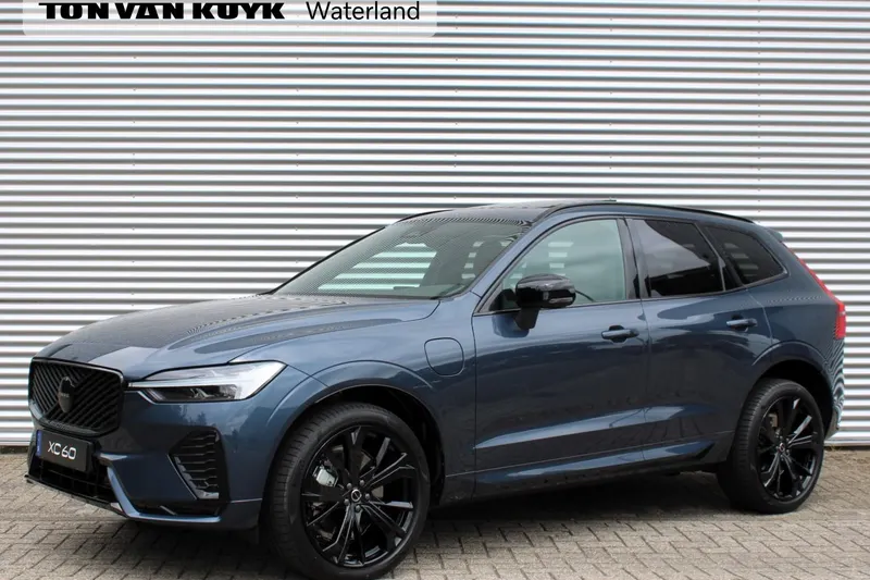 Volvo XC60 (2025)