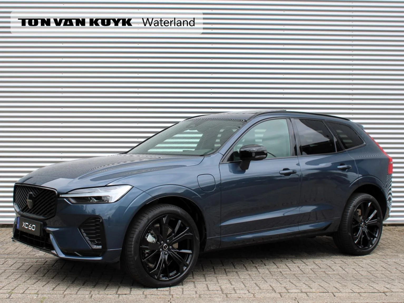 Volvo XC60 (2025) — foto 1