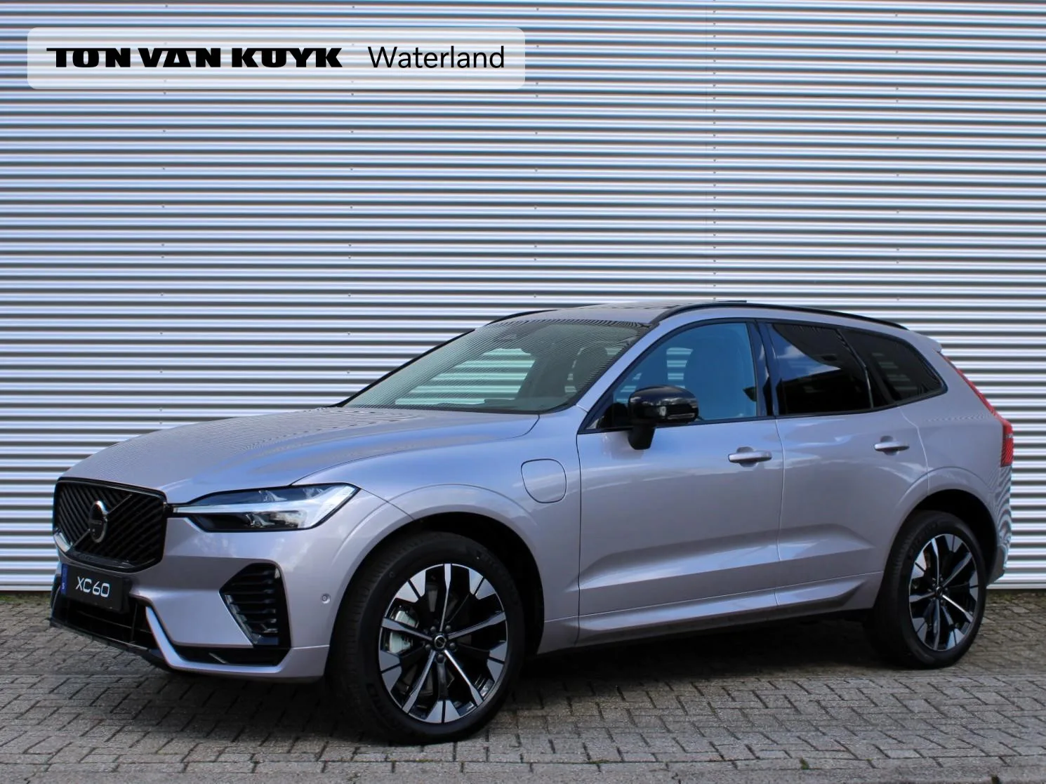 Volvo XC60 (2026) — foto 1