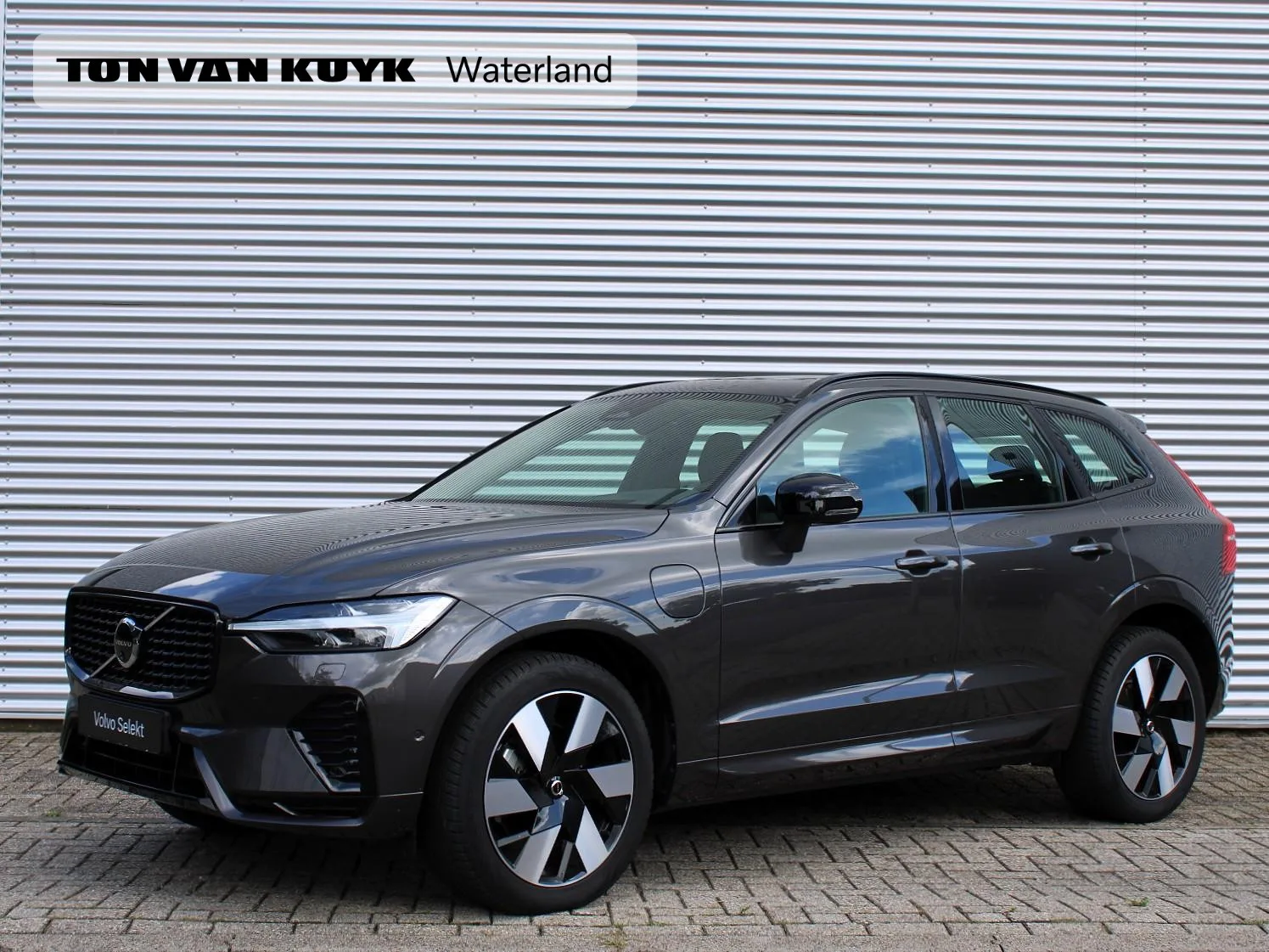 Volvo XC60 (2025) — foto 1