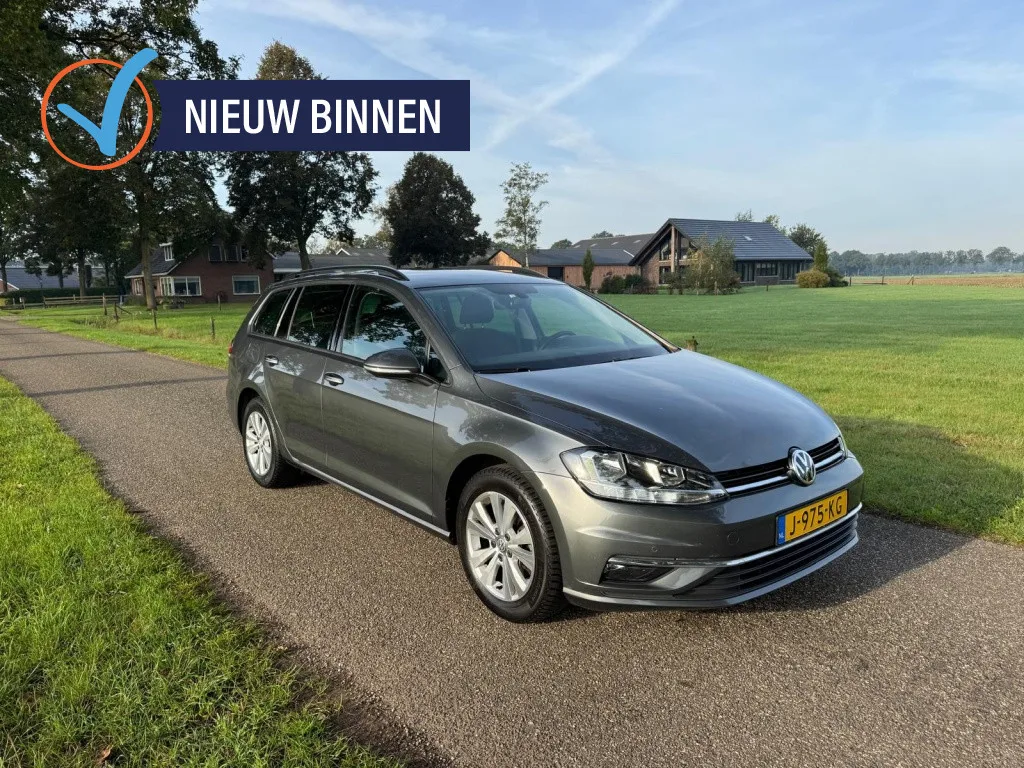 Volkswagen Golf (2020) — foto 1