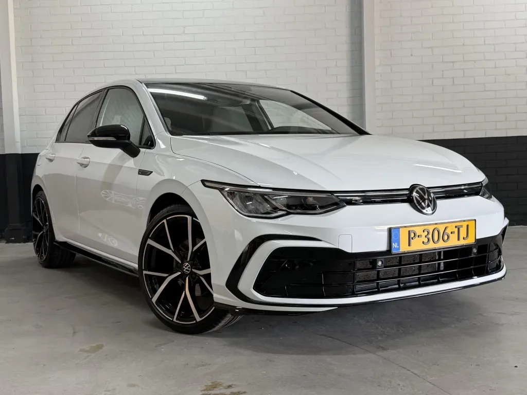 Volkswagen Golf (2022) — foto 1