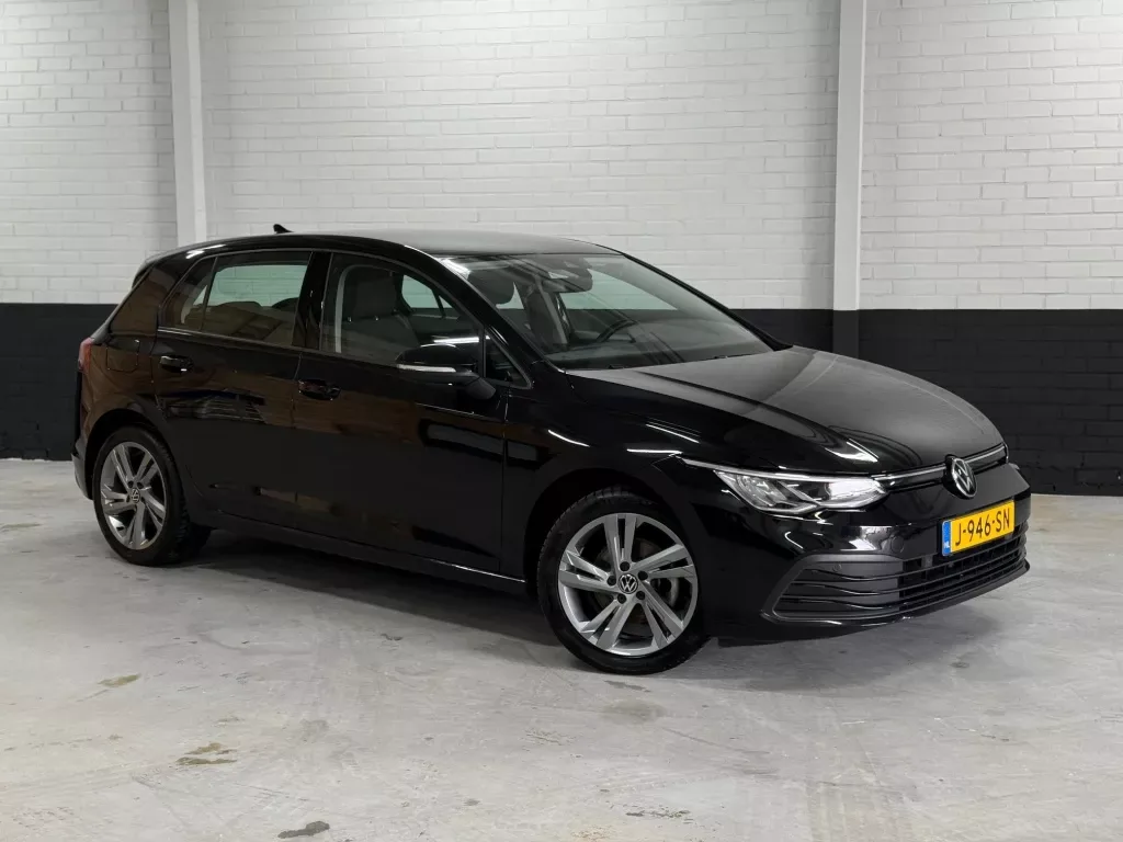 Volkswagen Golf (2020) — foto 1