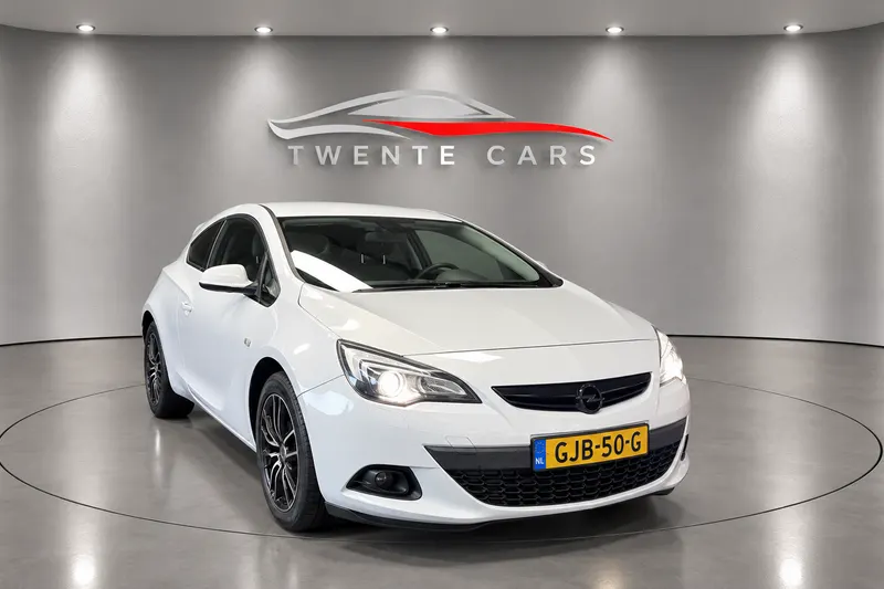 Opel Astra GTC (2012)
