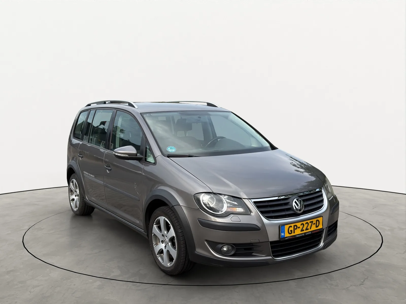 Volkswagen Touran (2010) — foto 1