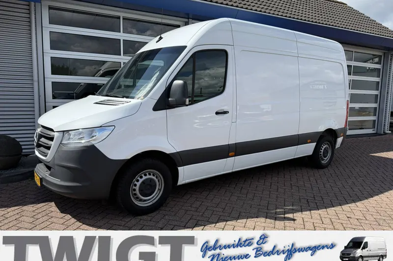 Mercedes-Benz Sprinter (2023)