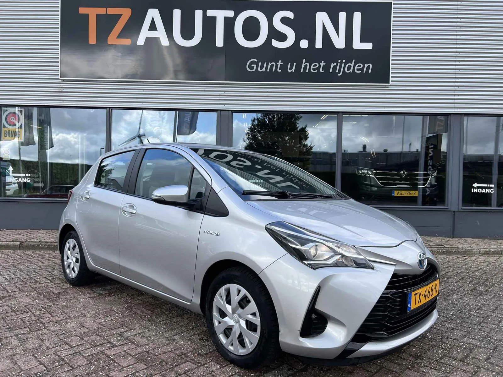Toyota Yaris (2018) — foto 1