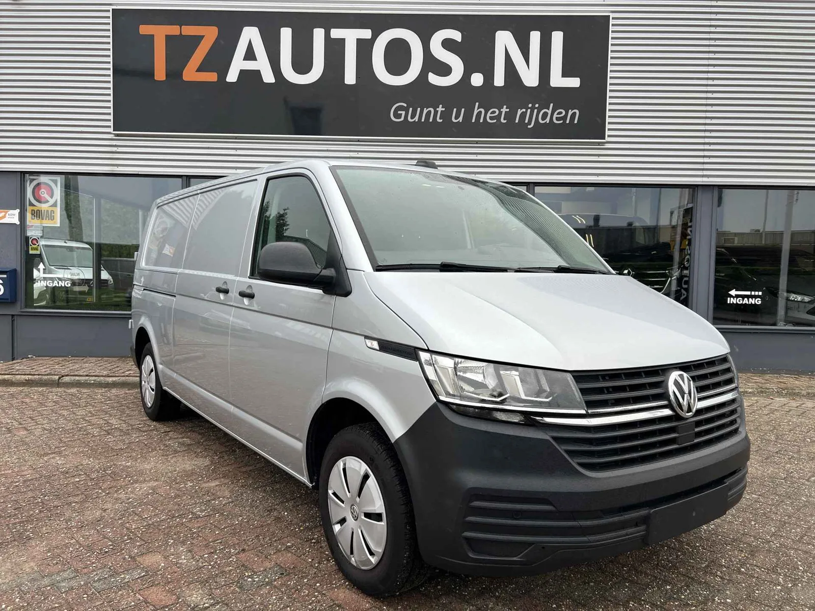 Volkswagen Transporter (2022) — foto 1