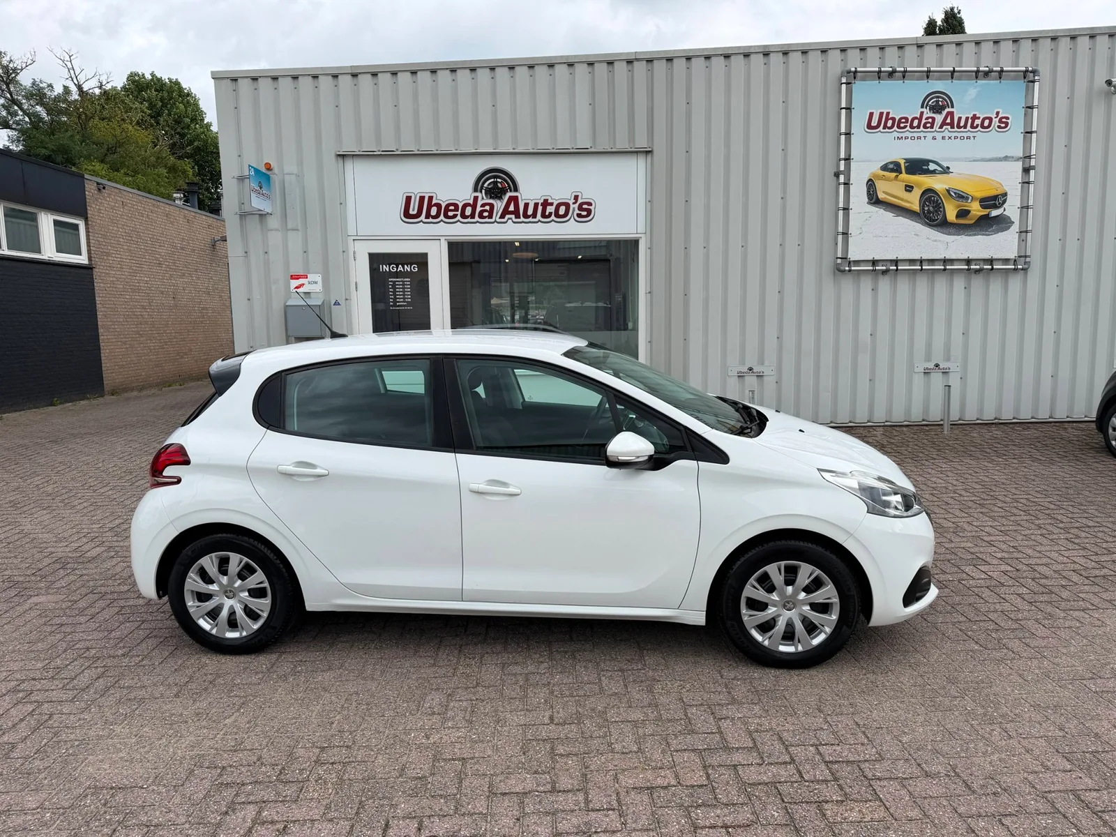 Peugeot 208 (2017) — foto 1