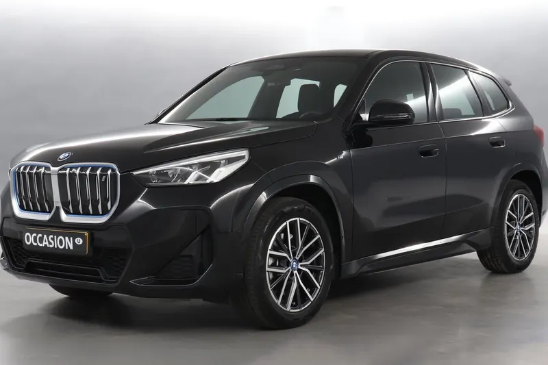 BMW iX1 (2023)