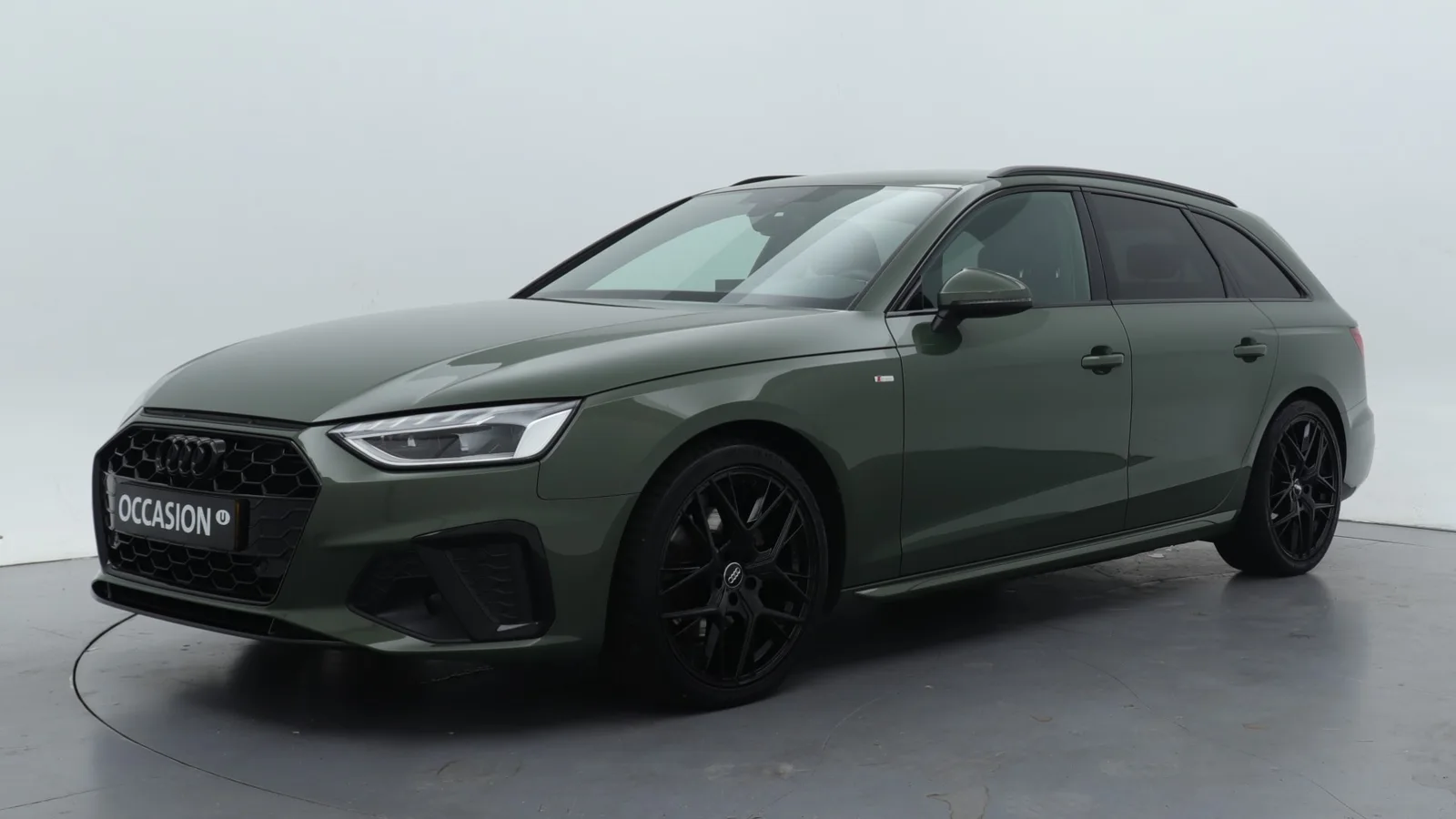 Audi A4 (2023) — foto 1