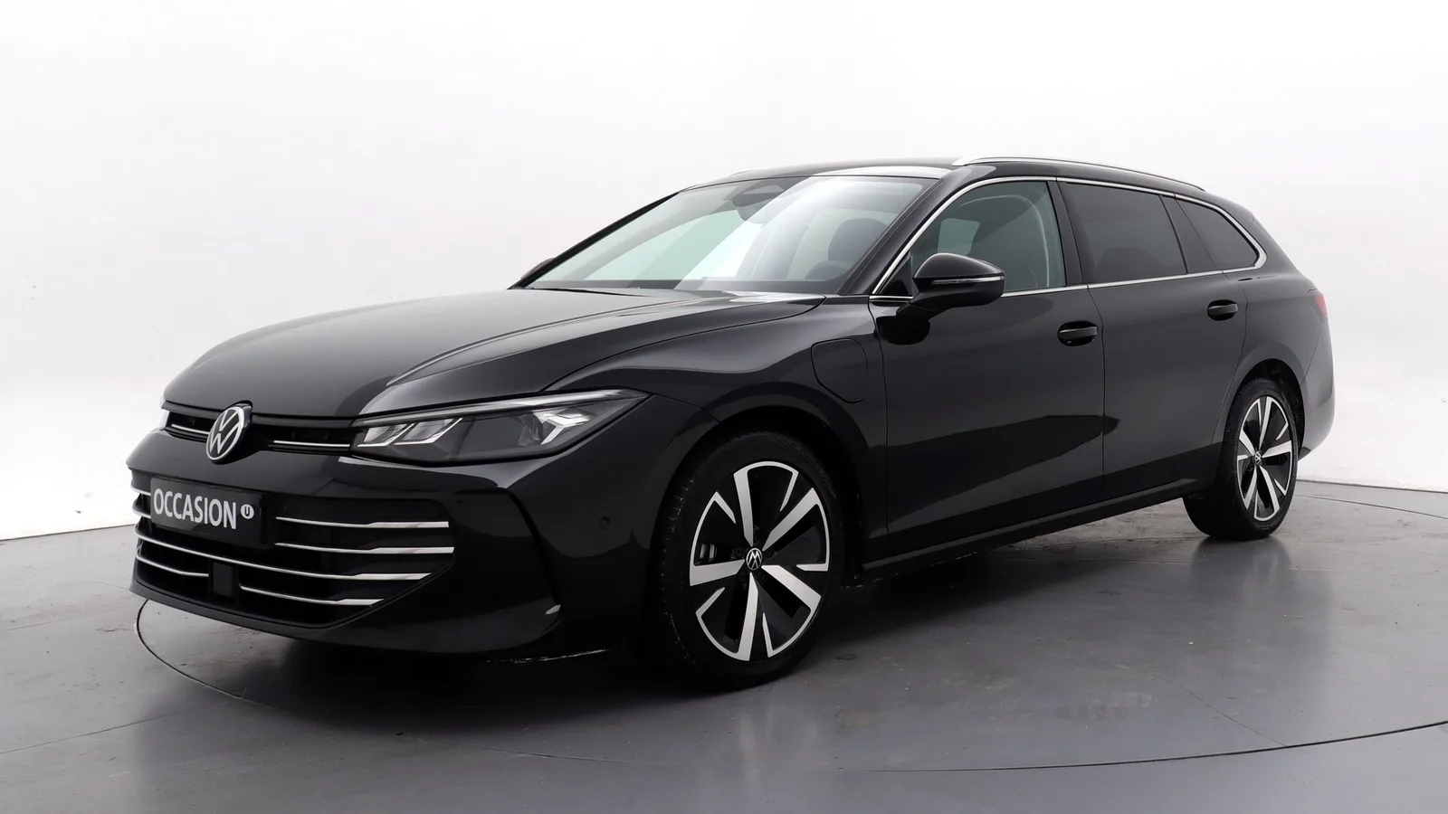 Volkswagen Passat (2024) — foto 1