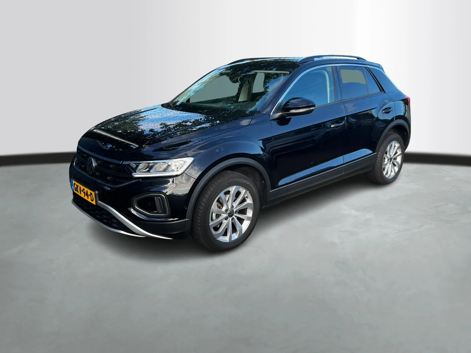 Volkswagen T-Roc (2024) — foto 1