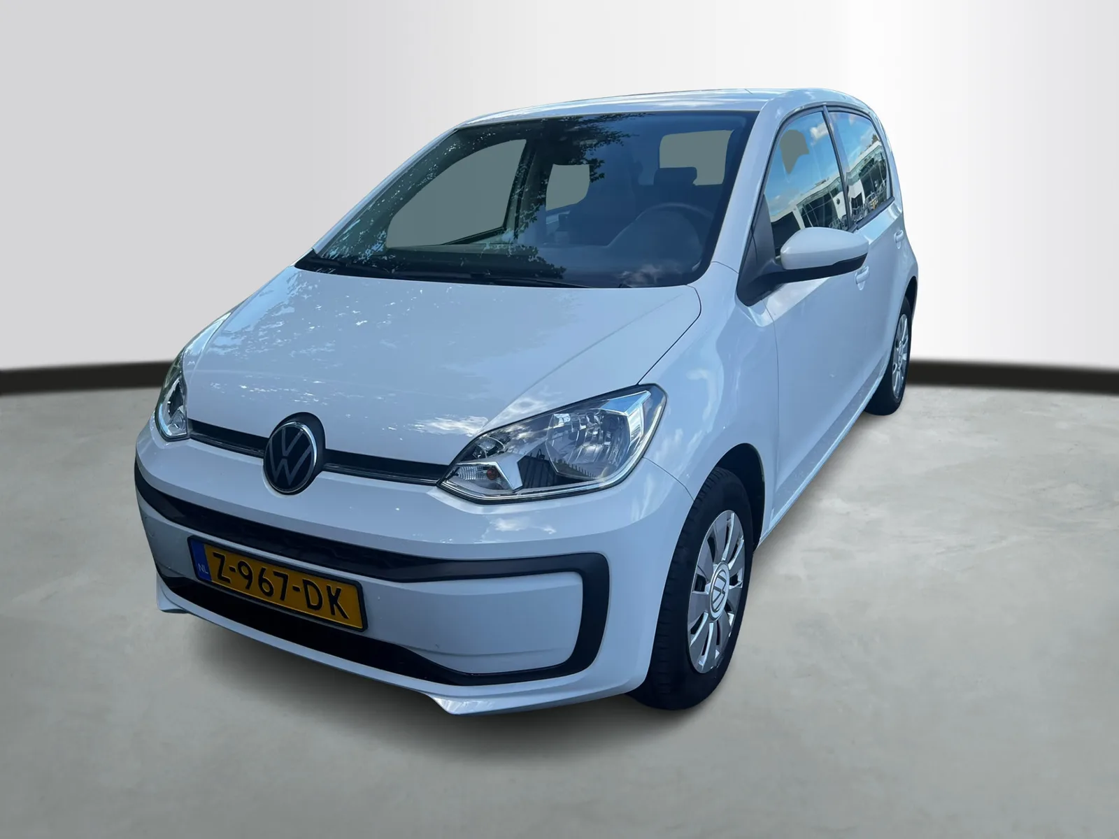 Volkswagen Up! (2024) — foto 1