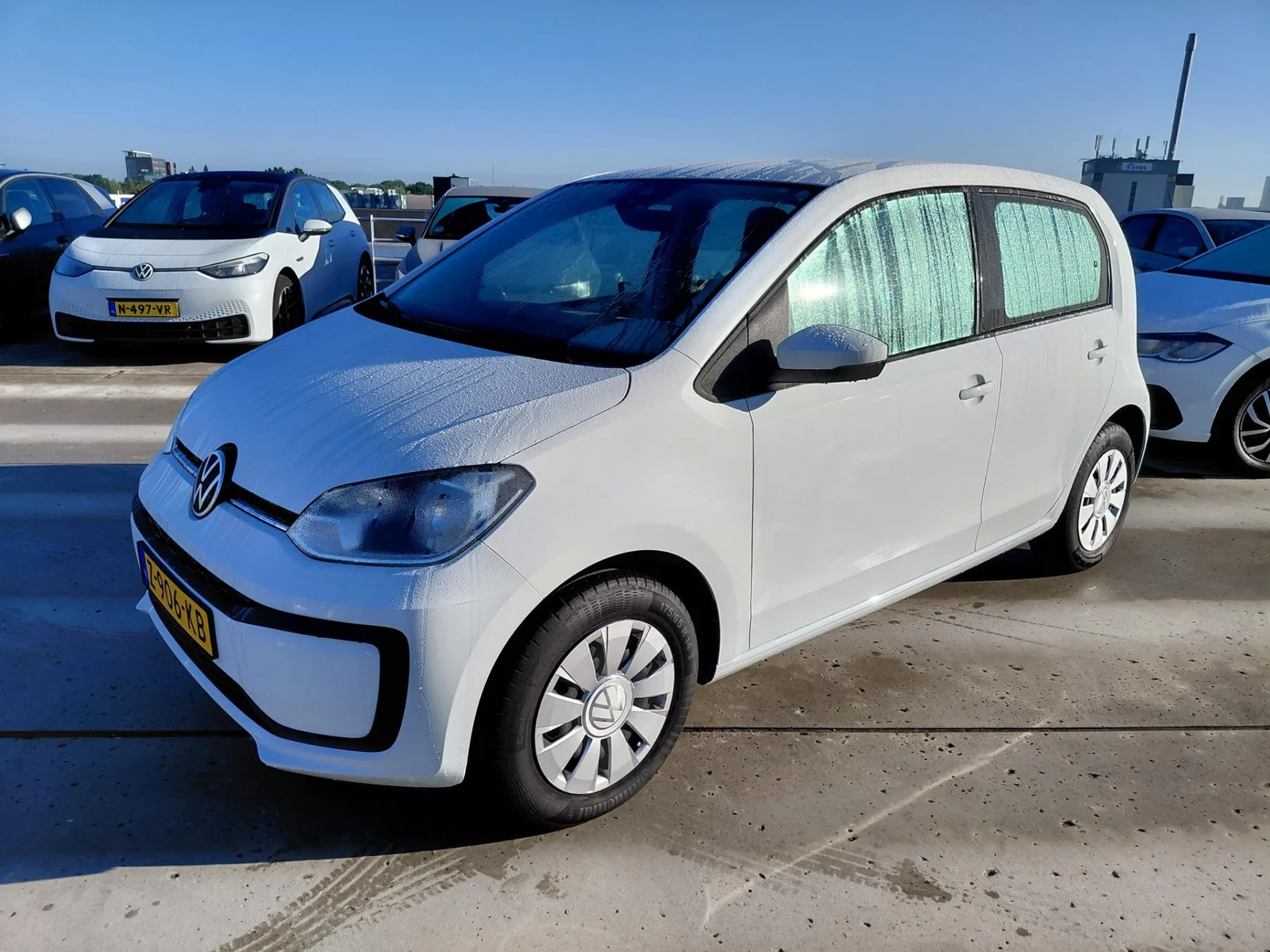 Volkswagen Up! (2024) — foto 1