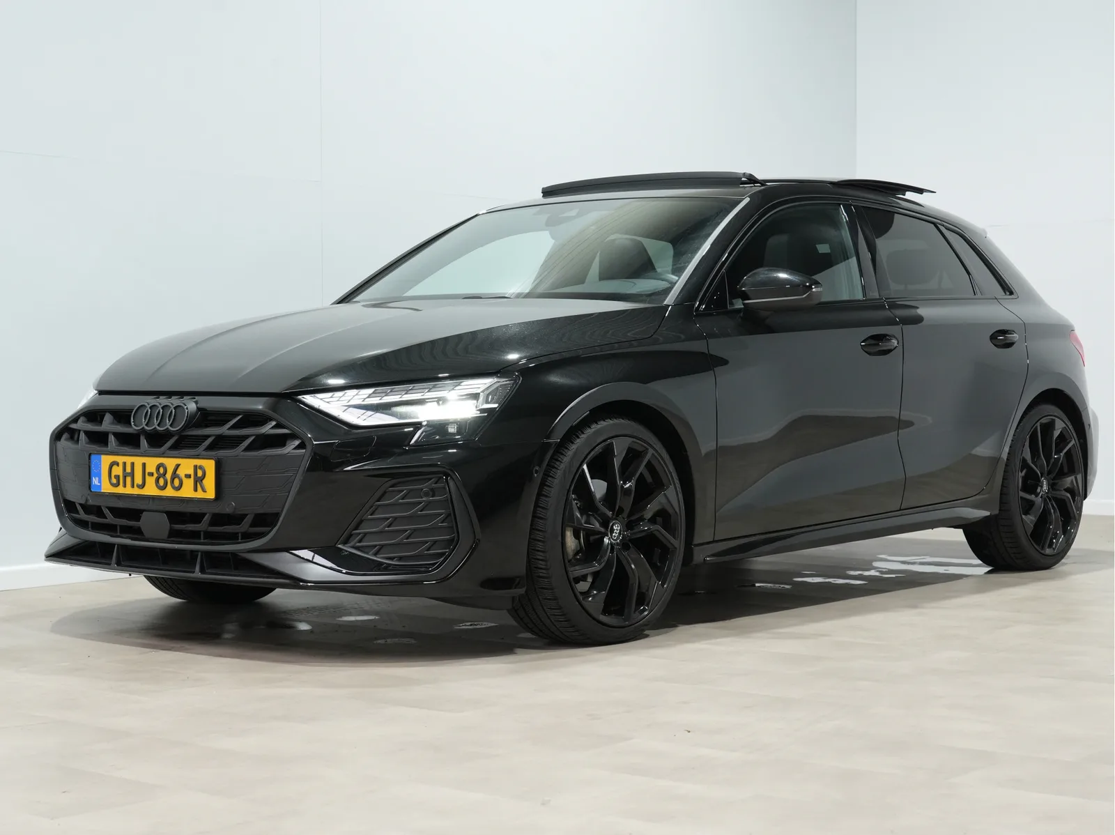 Audi A3 (2024) — foto 1