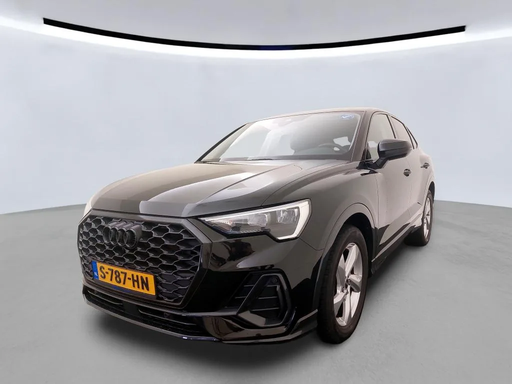 Audi Q3 Sportback (2022) — foto 1