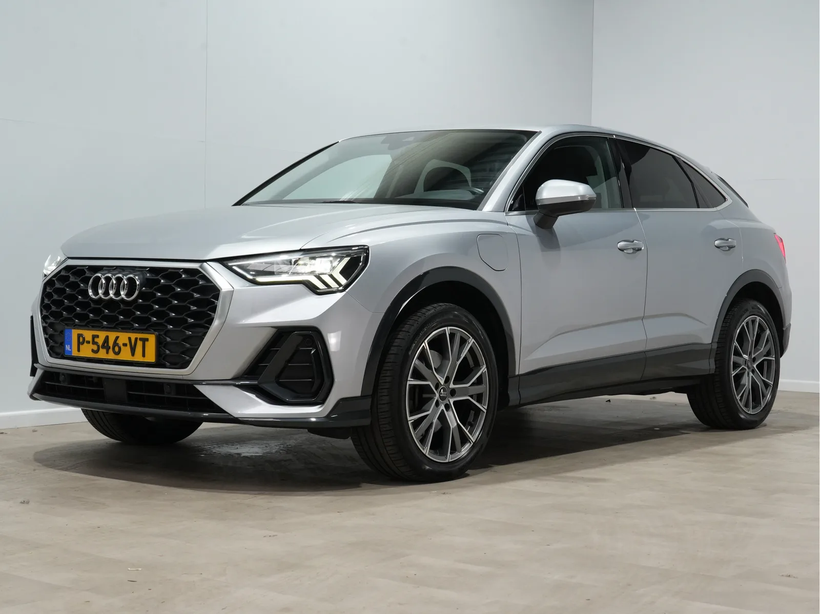 Audi Q3 Sportback (2021) — foto 1