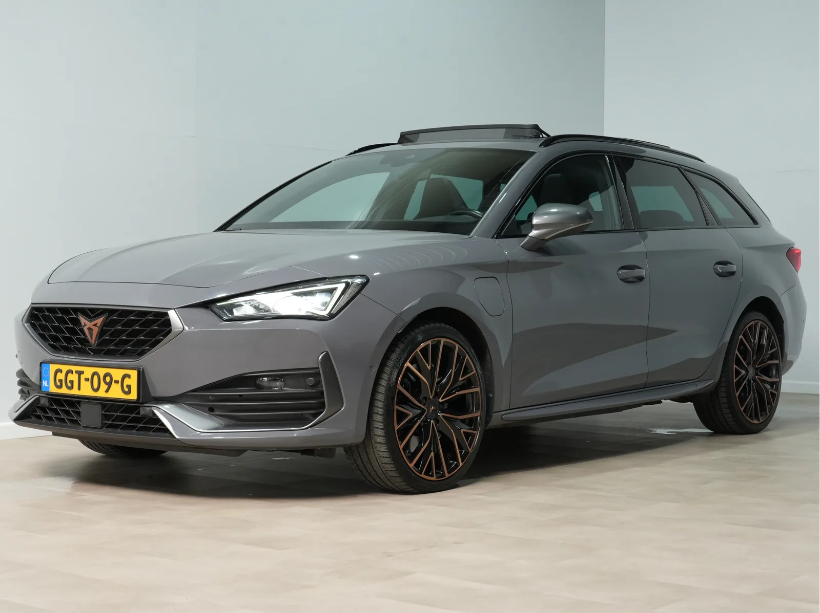 CUPRA Leon Sportstourer (2021) — foto 1