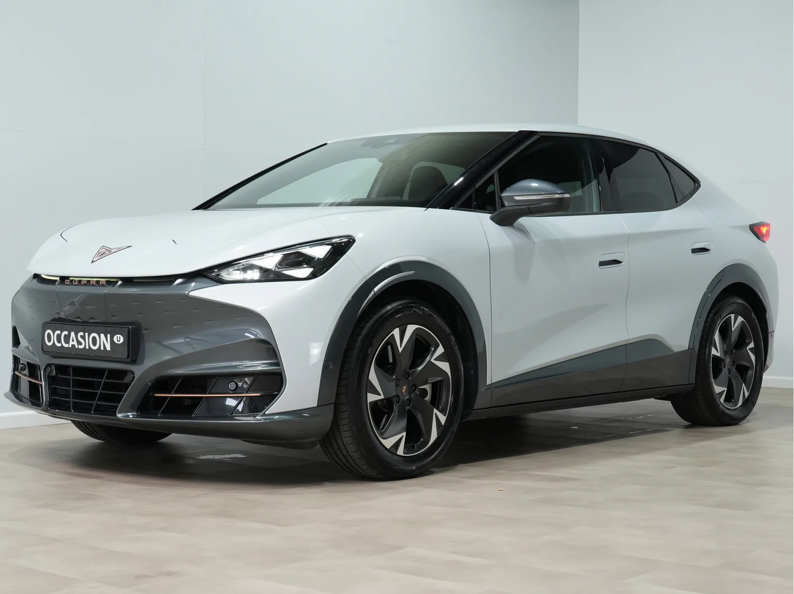 CUPRA Tavascan (2025) — foto 1