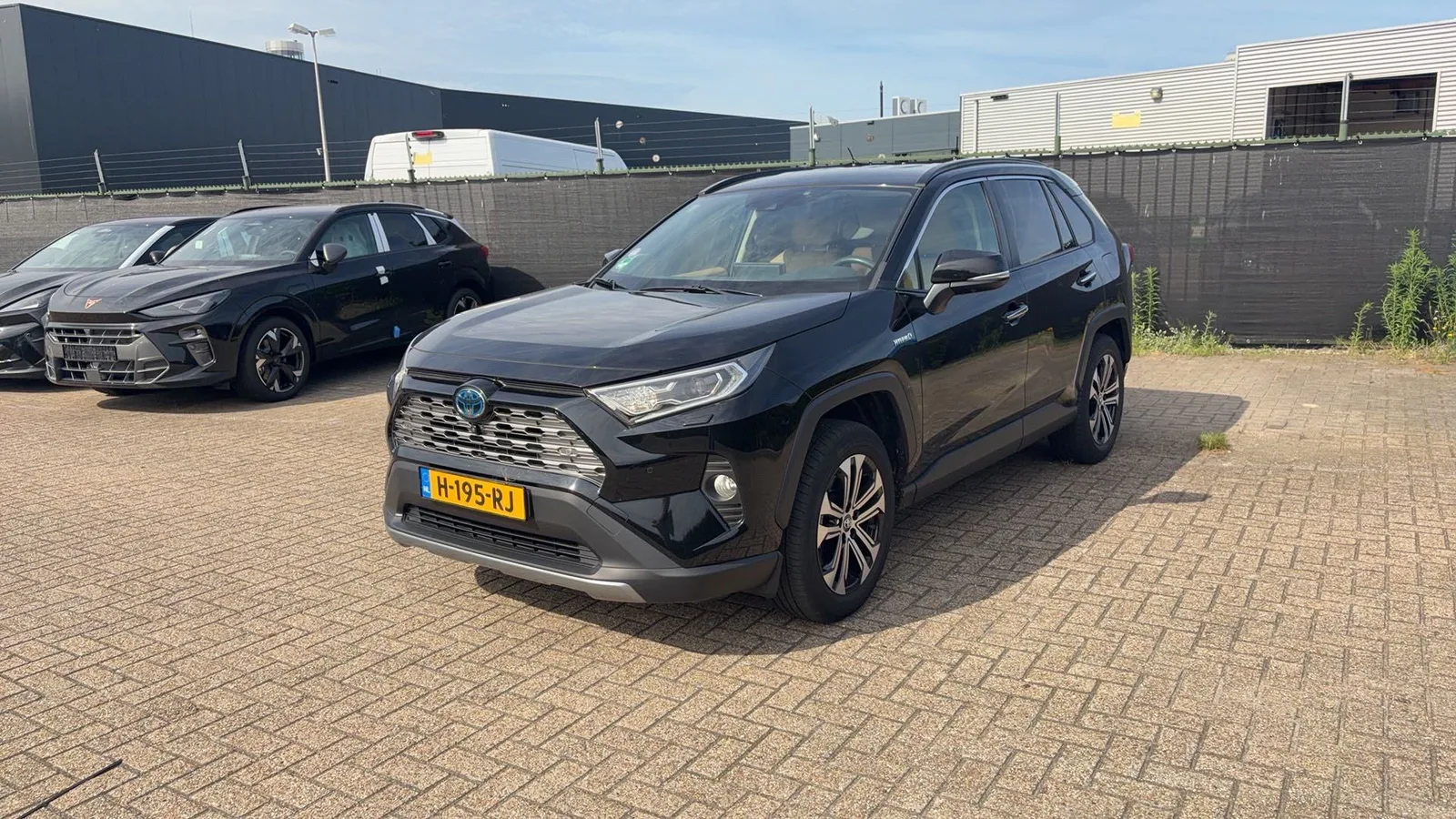 Toyota RAV4 (2020) — foto 1
