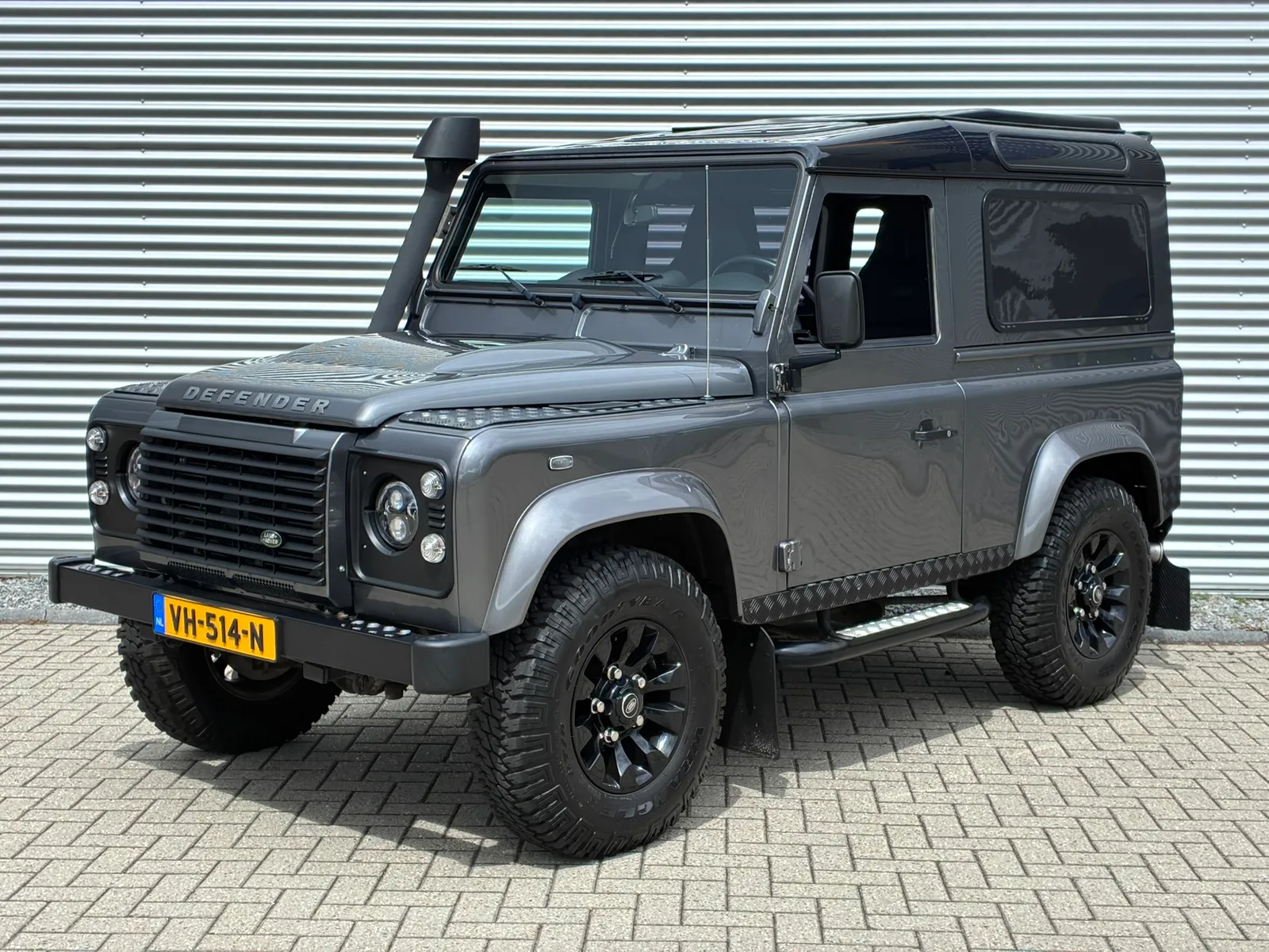 Land Rover Defender (2014) — foto 1