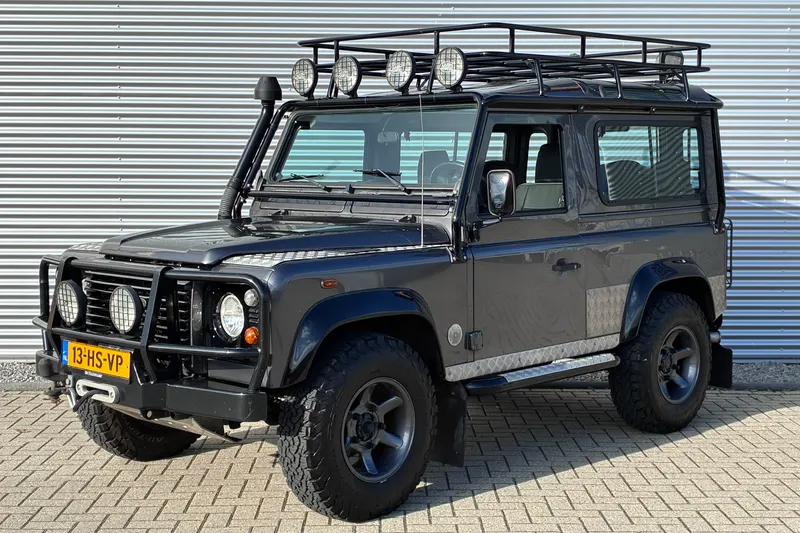 Land Rover Defender (2002)