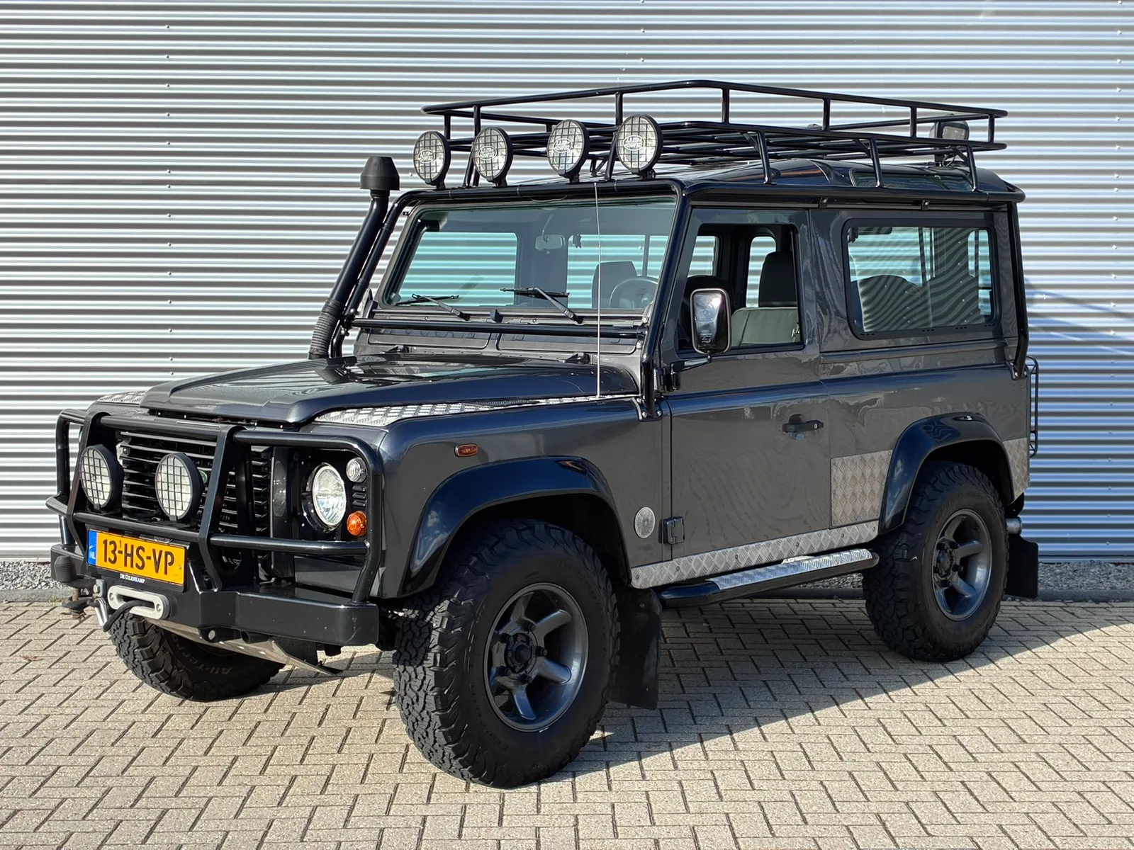 Land Rover Defender (2002) — foto 1