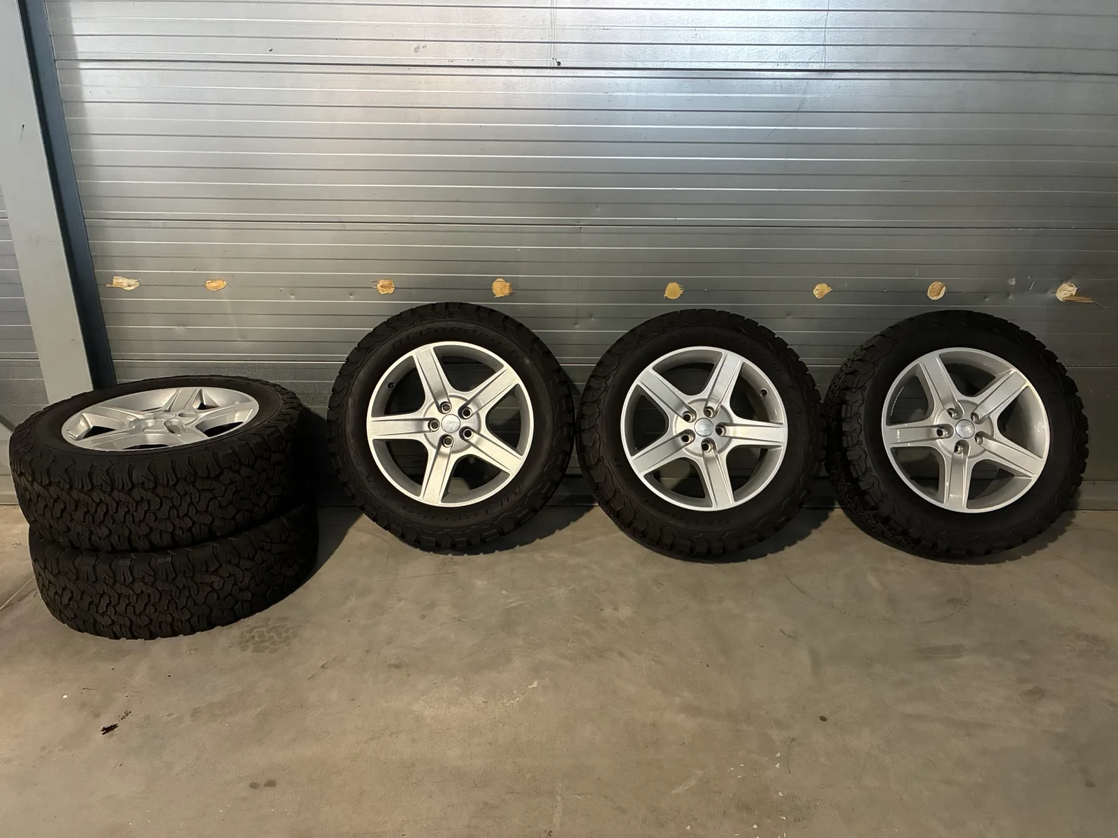 Land Rover Defender (0) — foto 1
