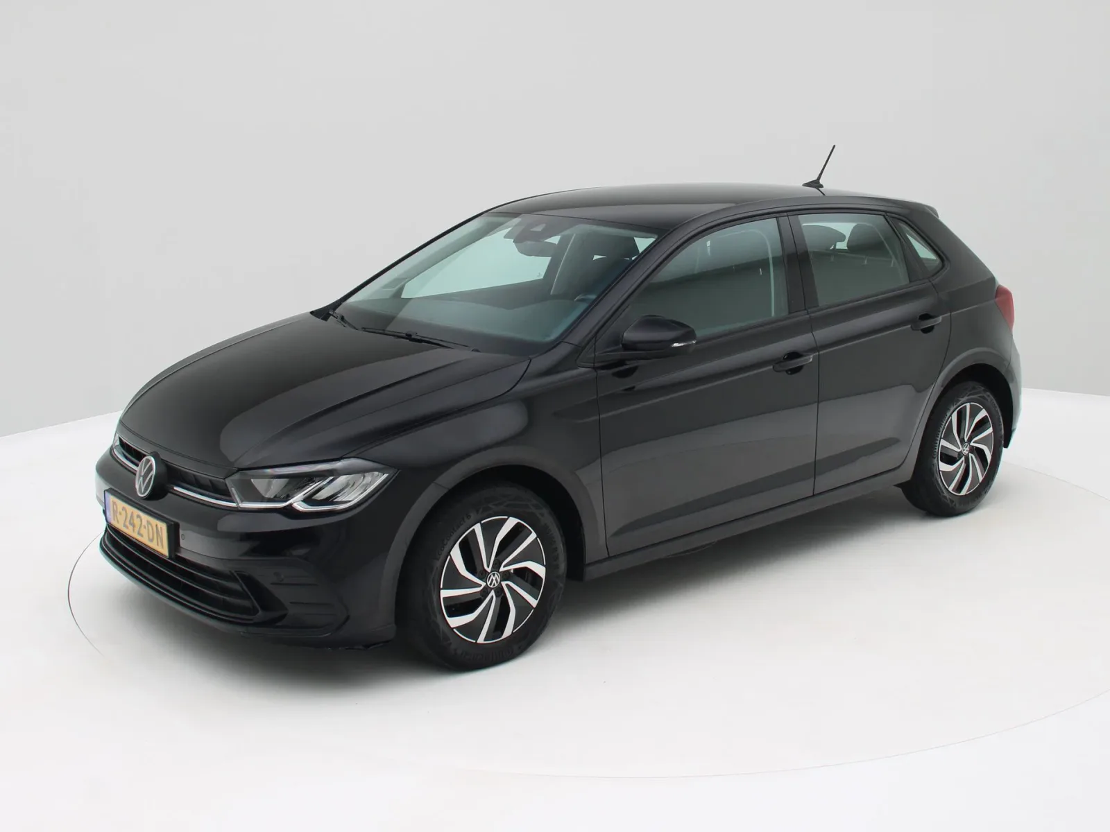Volkswagen Polo (2022) — foto 1