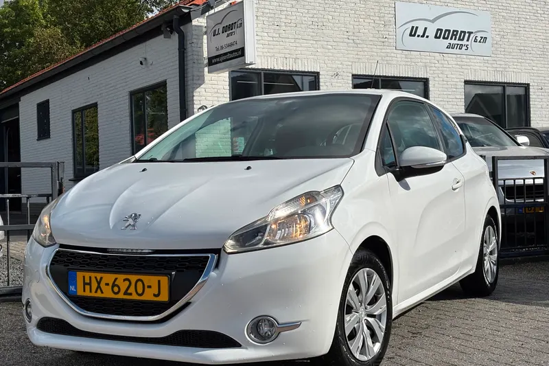 Peugeot 208 (2013)