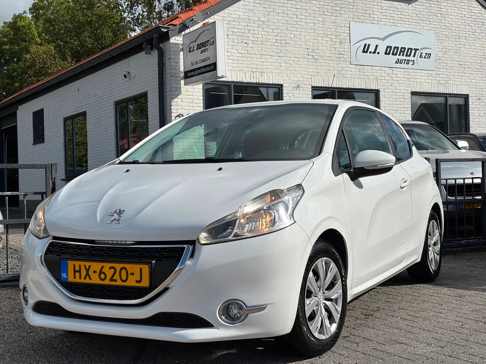 Peugeot 208 (2013) — foto 1