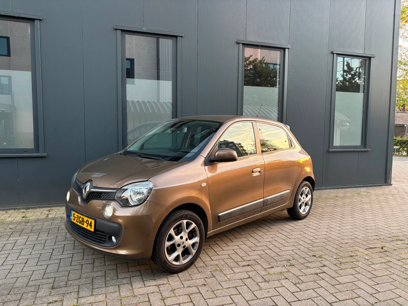Renault Twingo (2015) — foto 1