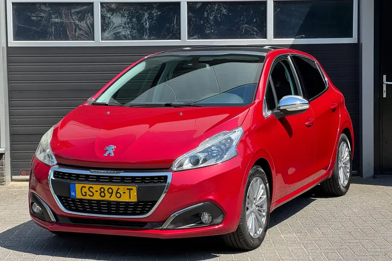 Peugeot 208 (2015)
