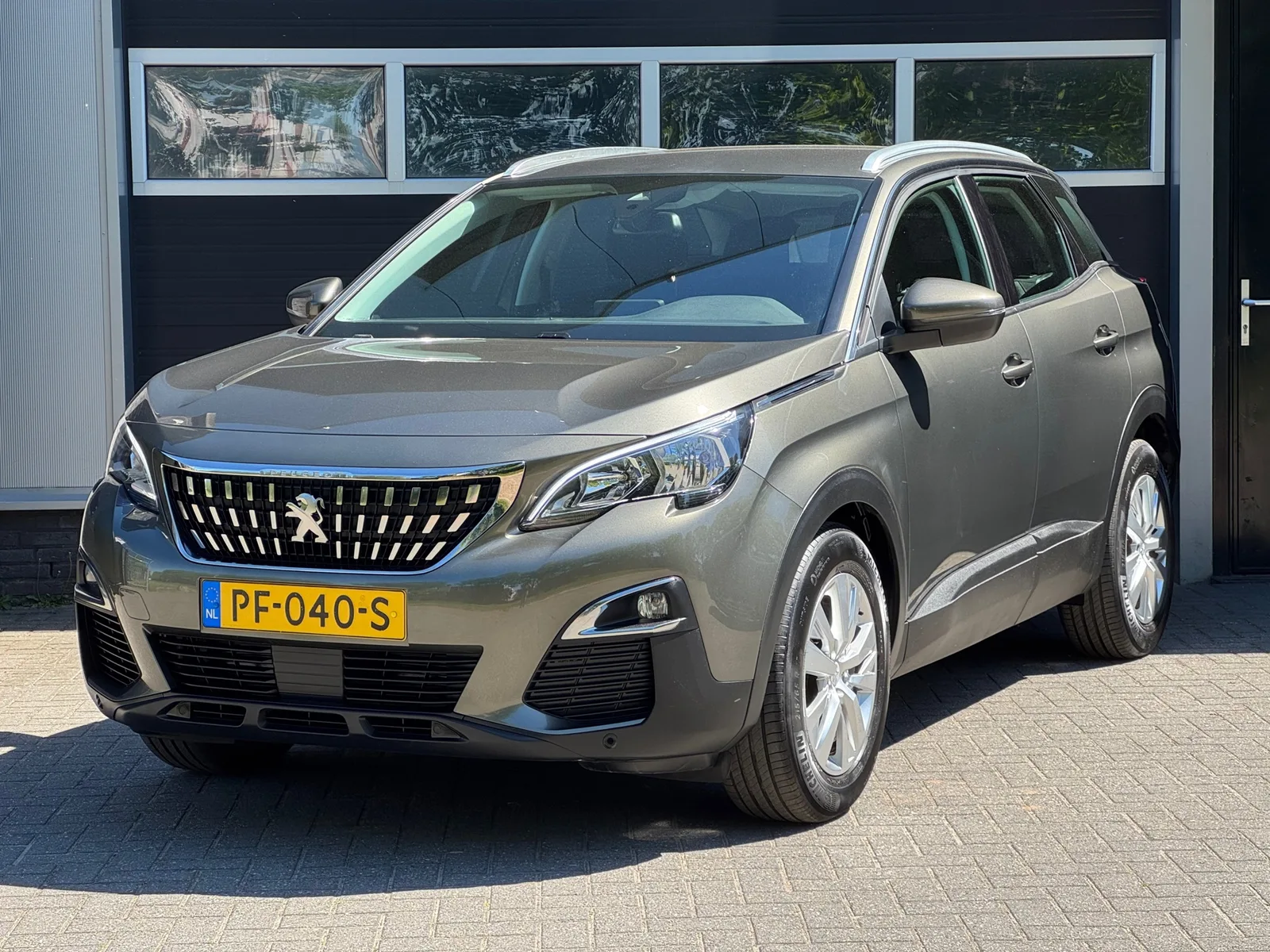 Peugeot 3008 (2017) — foto 1
