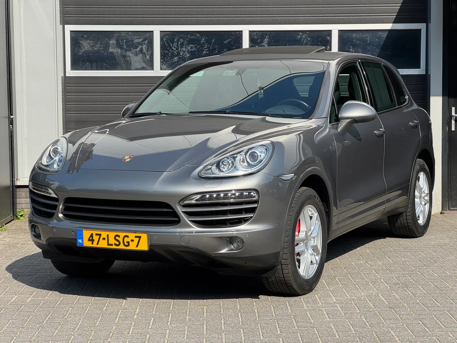 Porsche Cayenne (2010) — foto 1