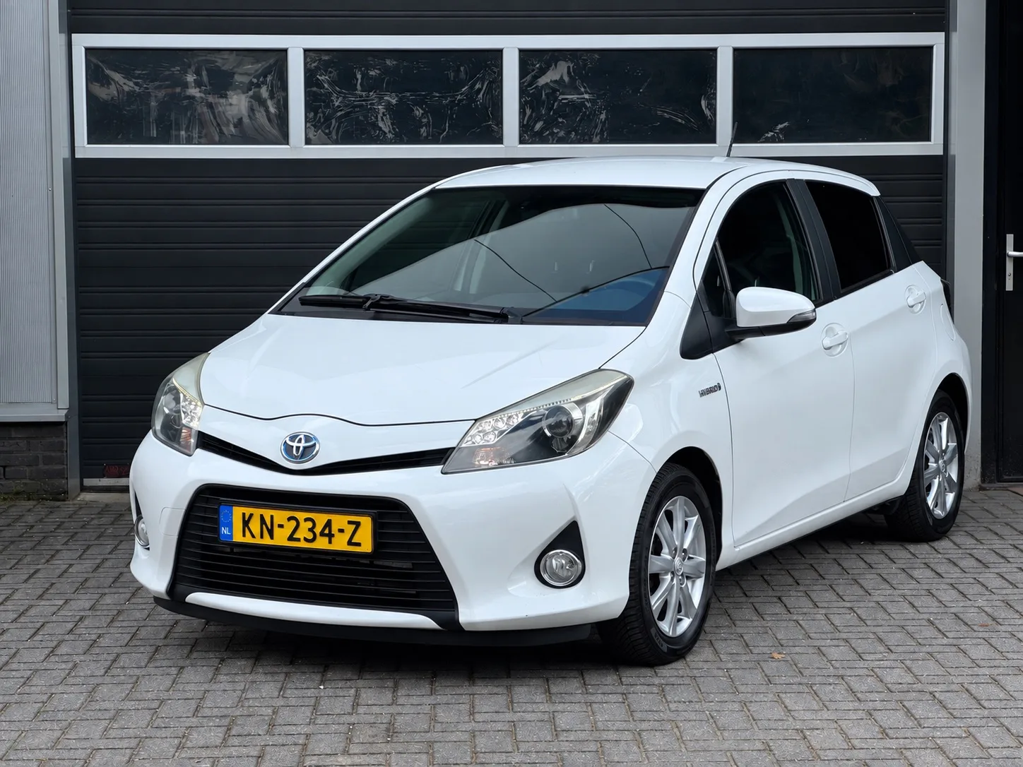 Toyota Yaris (2014) — foto 1