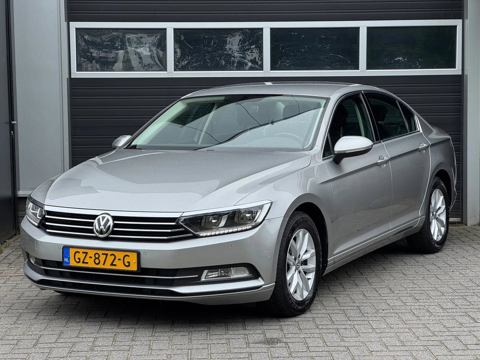 Volkswagen Passat (2015) — foto 1