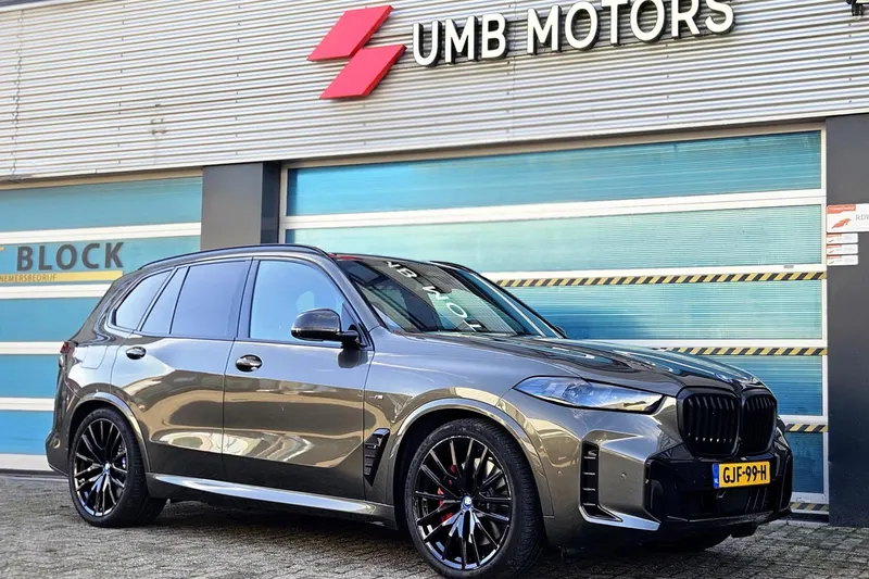 BMW X5 (2023)